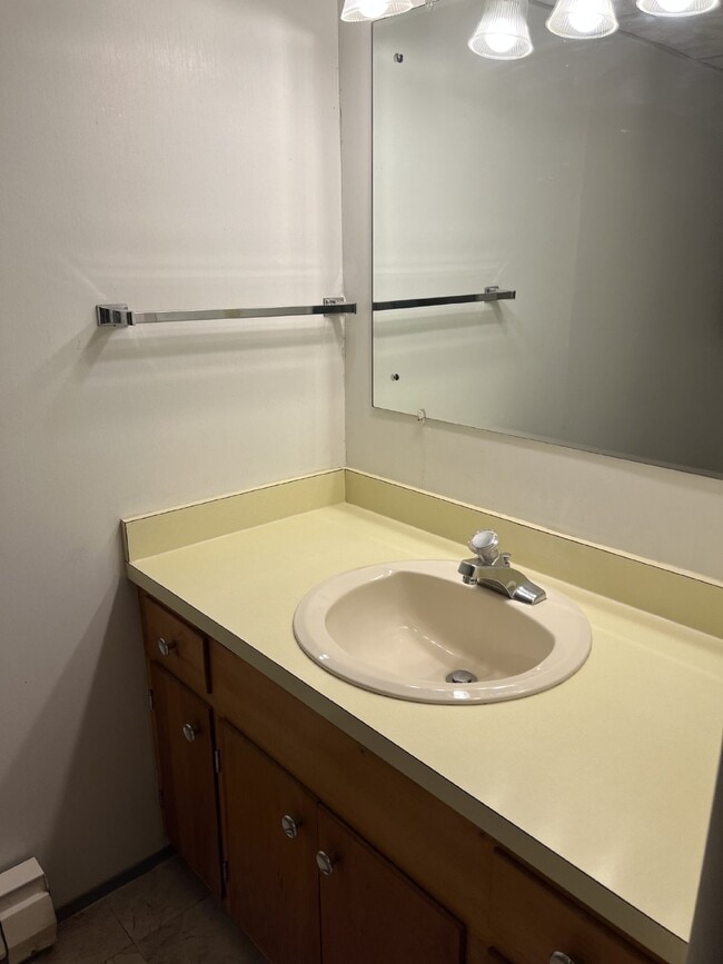 Building Photo - 3 Bdrm / 2 Bath House on a Corner Lot. Clo...