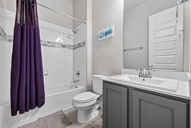 Building Photo - 6506 Tiburon Lakes Dr