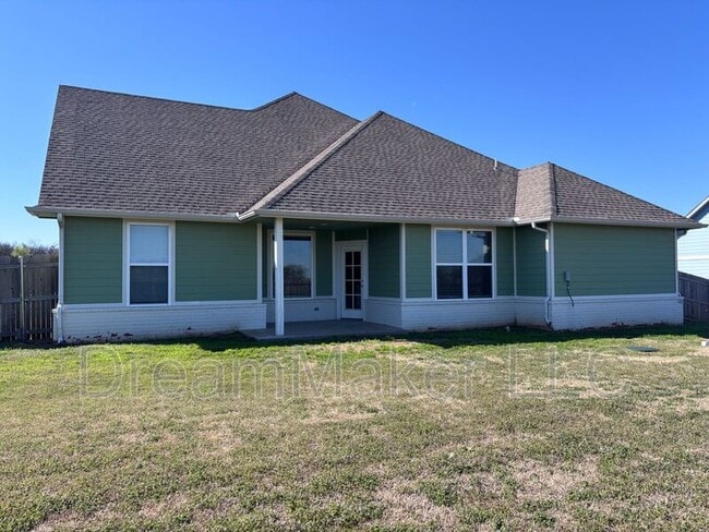 Building Photo - 3035 SE 34th St