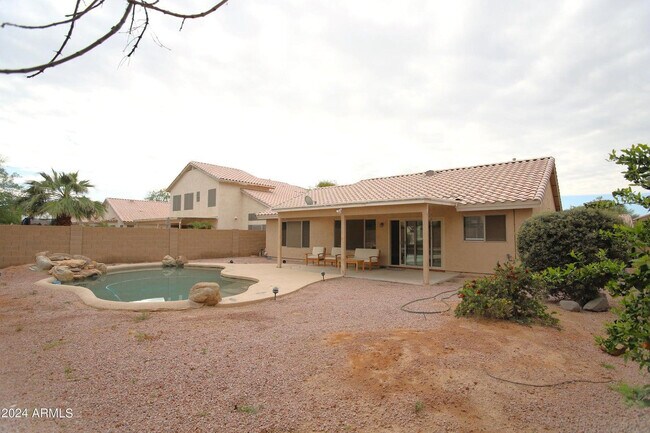 Building Photo - 1130 W Raven Dr