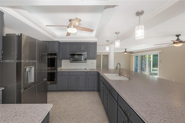 Building Photo - 2070 NE 65th St