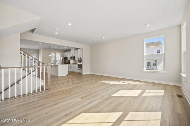 Building Photo - 20 Gramercy Dr
