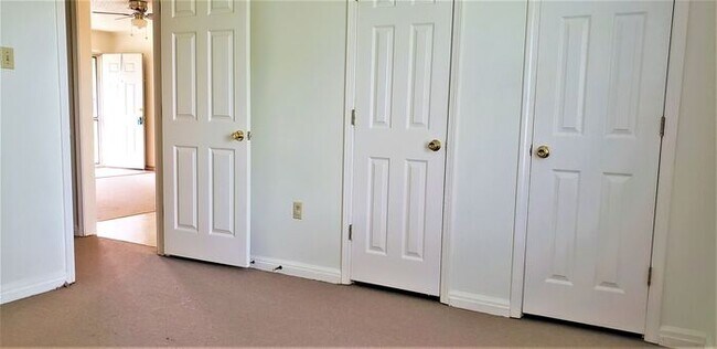 Building Photo - Vilonia Duplex Available Now.