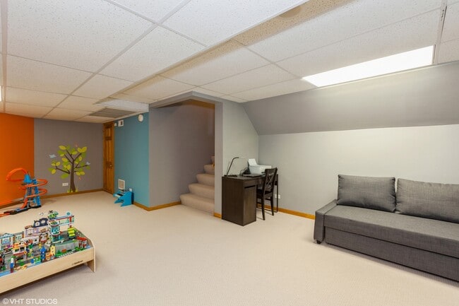 Building Photo - 724 Wildflower Cir