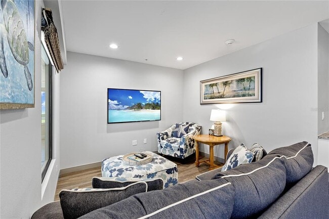 Building Photo - 601 Longboat Club Rd