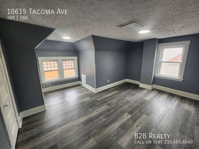 Building Photo - 10615 Tacoma Ave