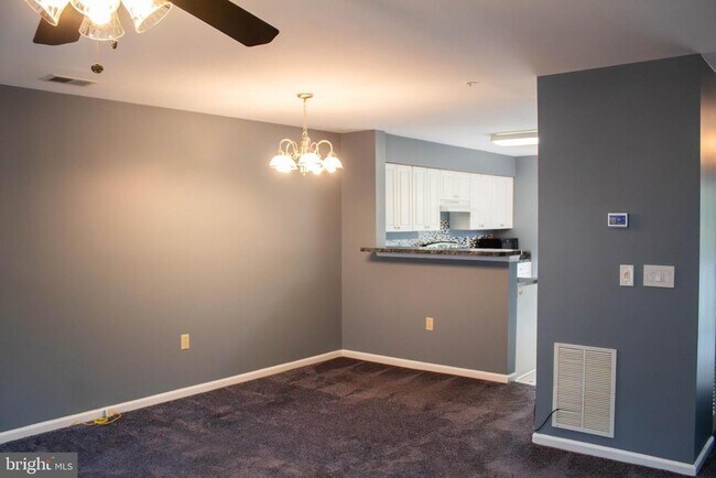 Building Photo - 2095 Pawlet Dr