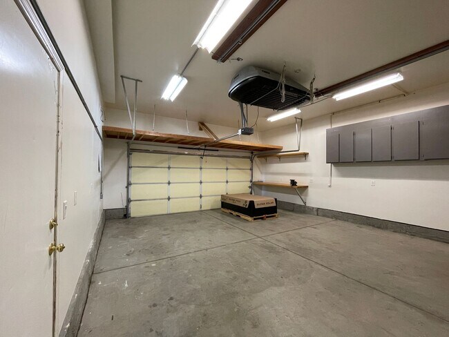 Building Photo - 2,199 Square Foot Beautiful 4-Bedroom Home | 2,199 Sq. Ft. | Prime Rincon Valley Location