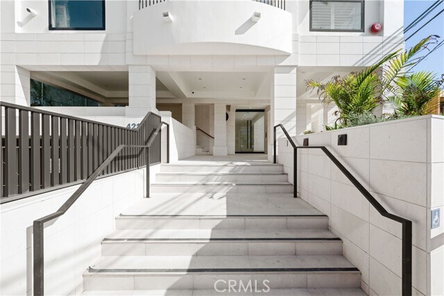 Building Photo - 4214 Fulton Ave