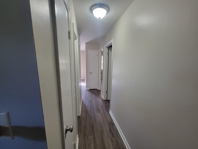 Building Photo - 119 Sunnywood Dr