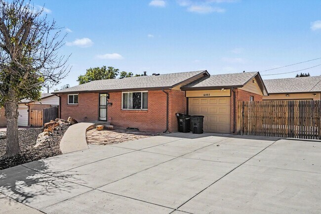 Building Photo - 6881 Fox Way