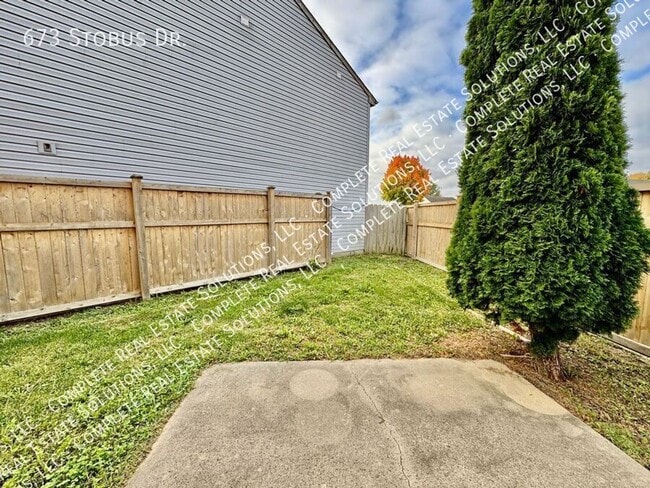 Building Photo - 673 Stobus Dr