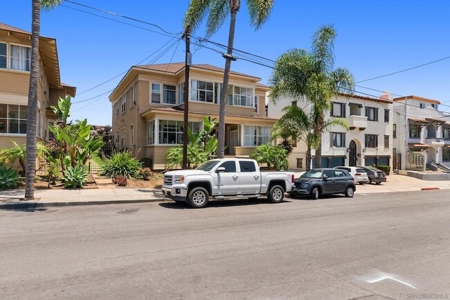 Building Photo - 2257 2nd Ave