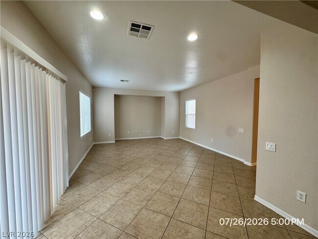Building Photo - 6854 N Inca Jay Ct