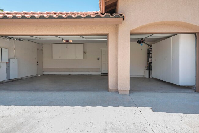 Building Photo - 28 Park Mirage Ln