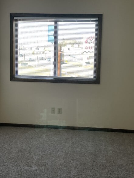 Living Area - 302 Galvin Rd N