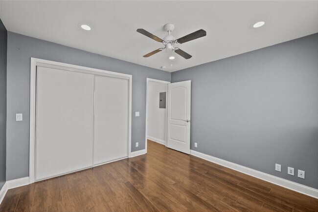 Building Photo - 14625 Flintstone Dr