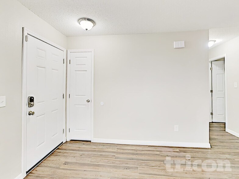 Building Photo - 725 Cheetah Trail