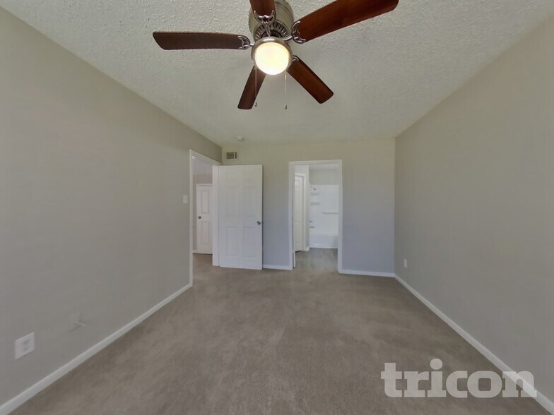 Building Photo - 7740 Sign St