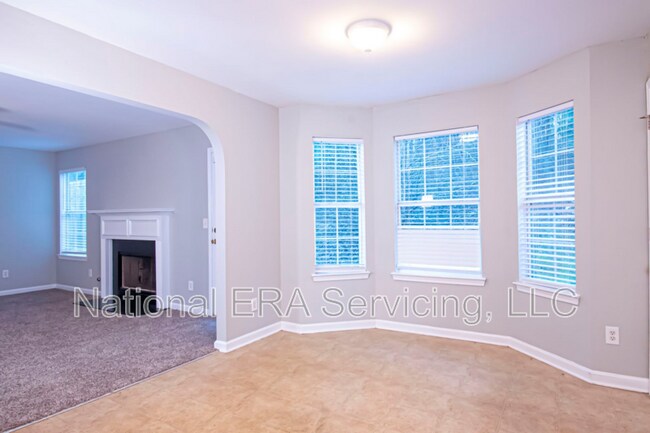 Building Photo - 125 Emporia Loop