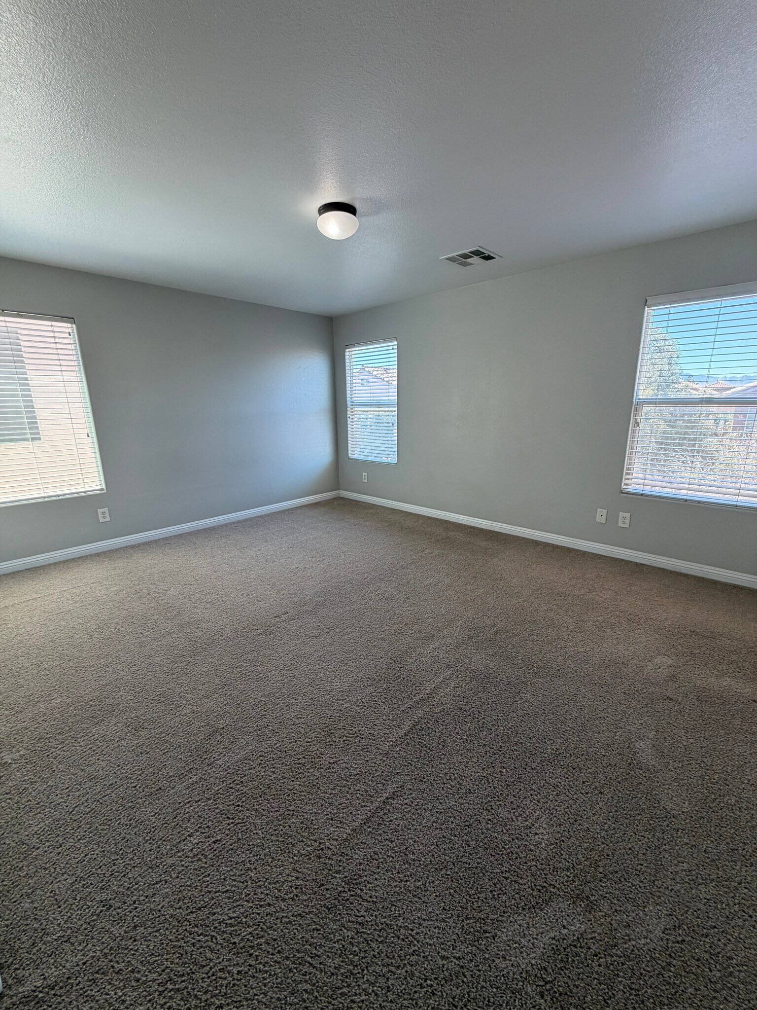 Building Photo - 9521 Grand Fir Ct