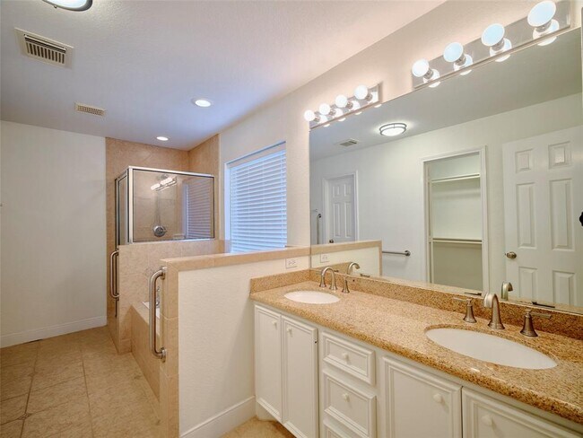 Building Photo - 10611 Alex Dr