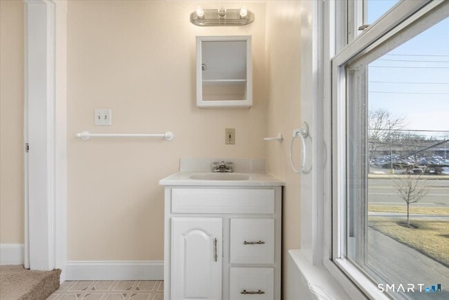 Building Photo - 194 Cherry St