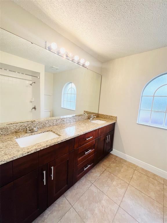 Building Photo - 3029 Bloomsbury Dr