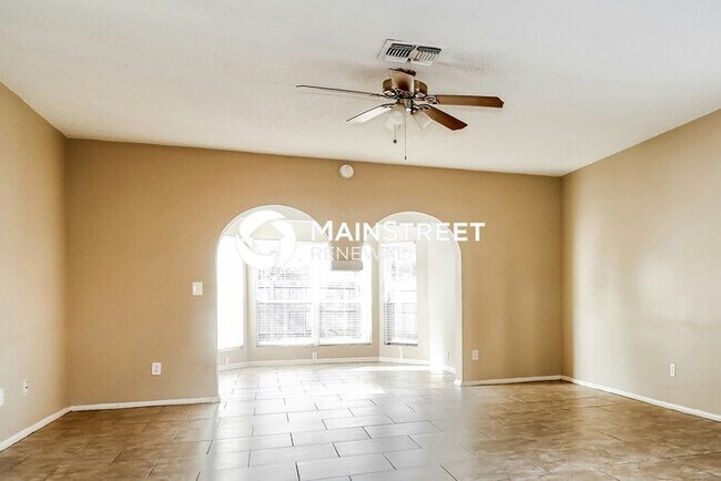 Building Photo - 3 Bedroom Pet-Friendly Home in Port Richey, FL with Main Street Renewal