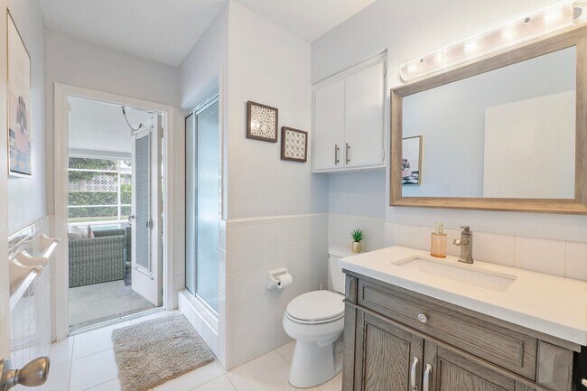 Building Photo - 772 Apple Tree Ln