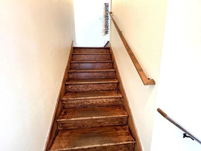 Building Photo - 4033 SE Hawthorne Blvd