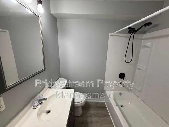 Building Photo - 381 Sherman Dr