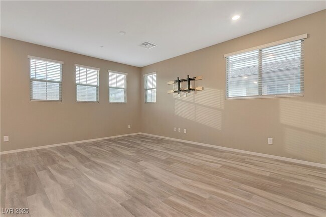Building Photo - 41 Lomita Heights Dr