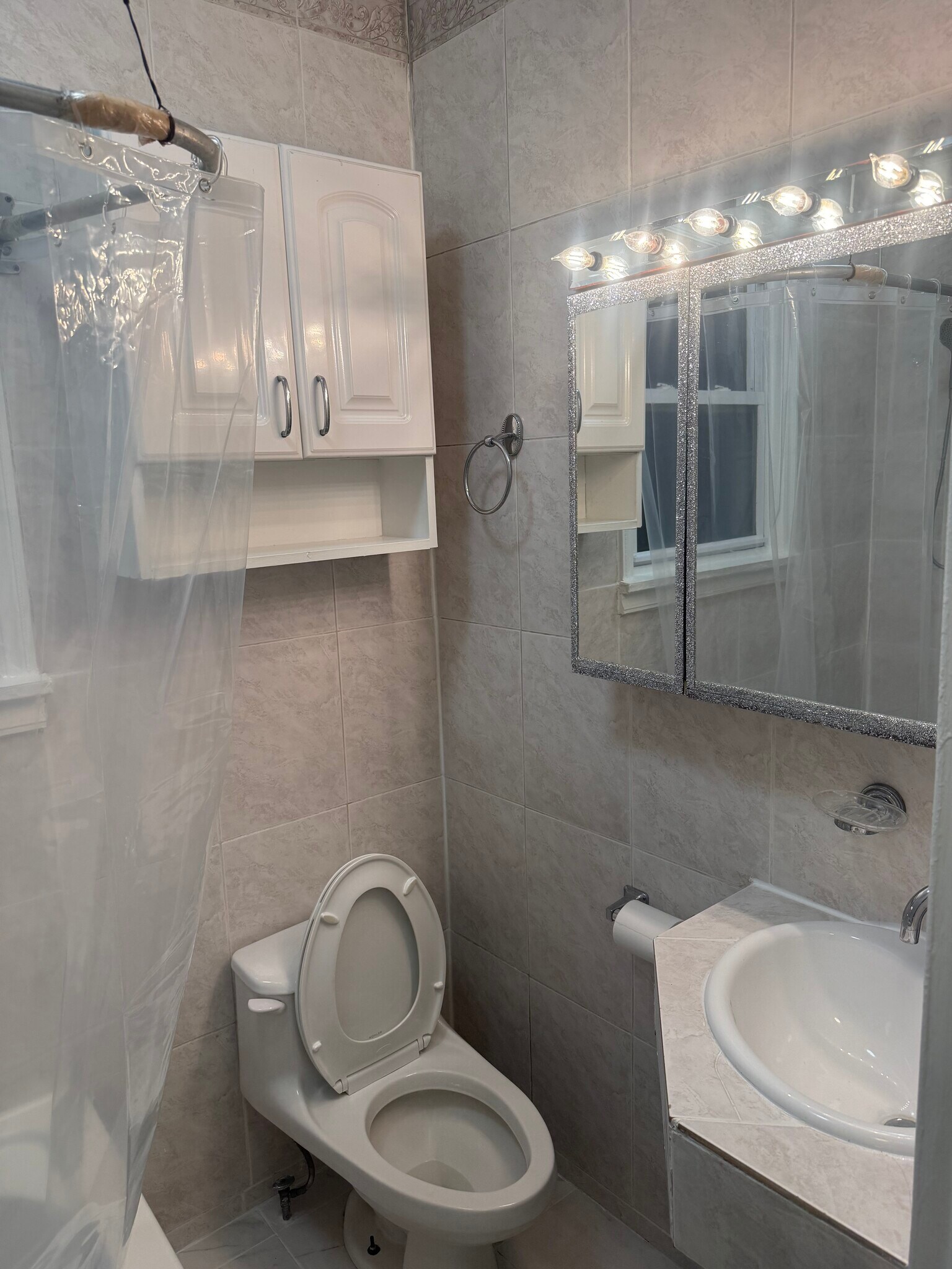 Building Photo - 22 Sherwood Ave