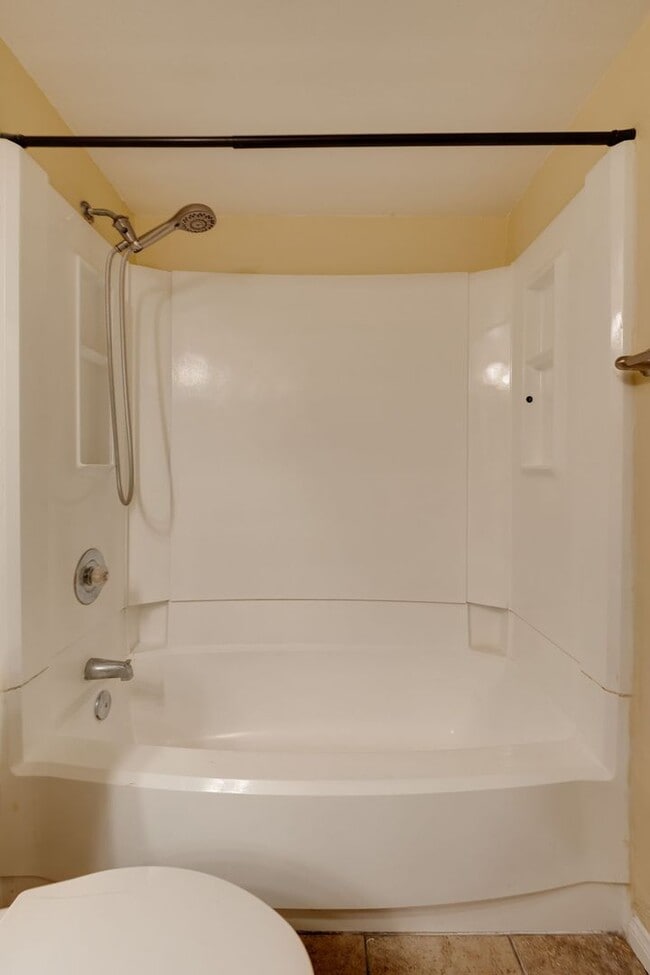 Building Photo - 3715 Tallyho Dr