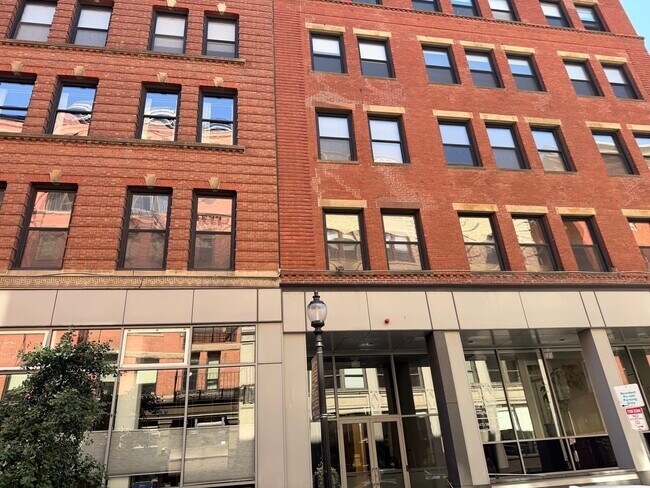 Building Photo - 111 Beach St