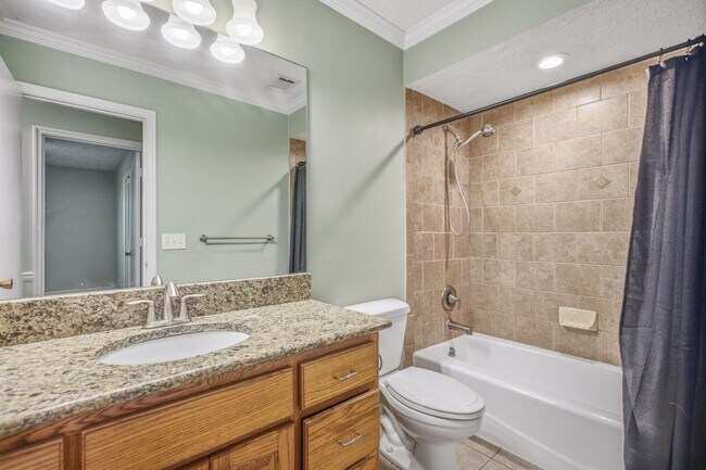 Building Photo - FOR RENT in NORTH COLUMBUS! Available NOW!