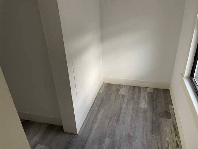 Building Photo - 50 Schubert St