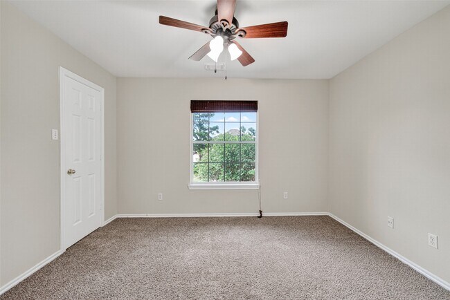 Building Photo - 16855 Carrollton Creek Ln