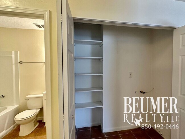 Building Photo - Coastal Living in Charming Innerarity Point