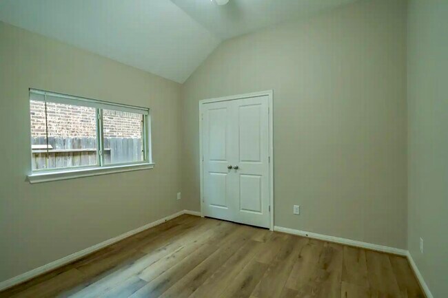 Building Photo - 31231 Balsam Hawk Ln