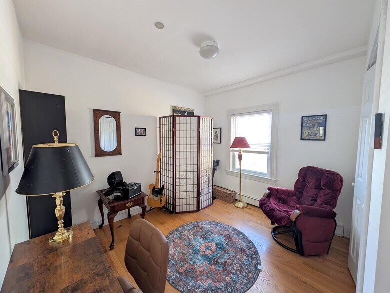 Building Photo - 36 Roberts Rd