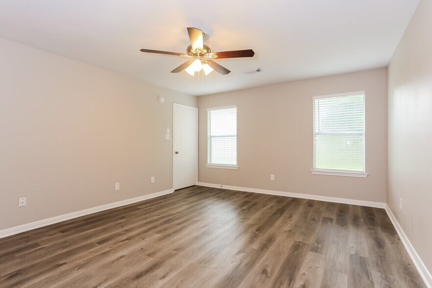 Building Photo - 8022 Bunting Ct