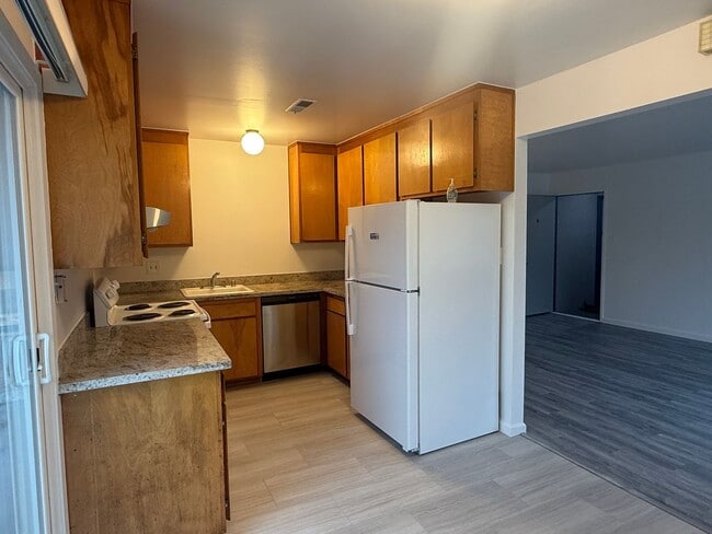 Building Photo - 3251 Santa Clara Ave