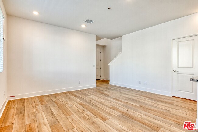 Building Photo - 5603 Kate Way