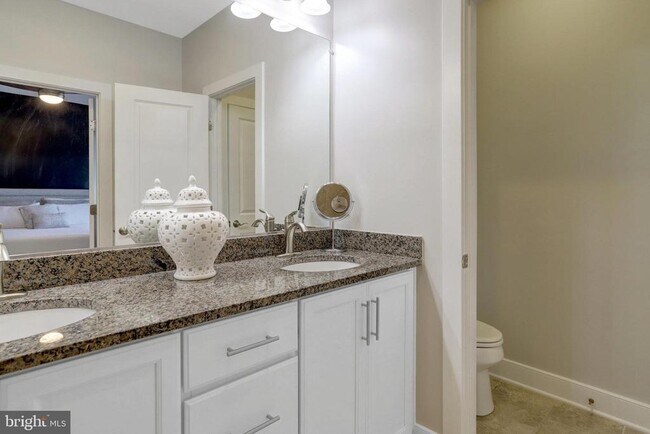 Building Photo - 2004 Potomac Ave