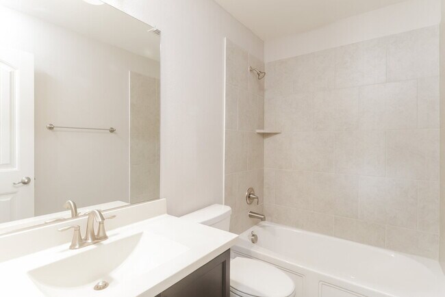Building Photo - 1565 Acmite Ave
