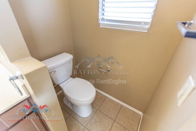 Building Photo - 3950 W Saragosa St