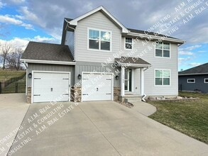 Building Photo - 1709 Crabapple Ln