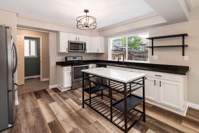 Building Photo - 4779 Waldenwood Dr